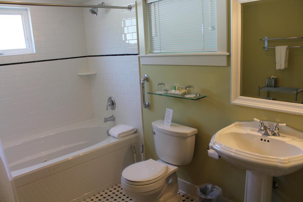 Captain'S Cottage Suites Grand Haven Pokoj fotografie
