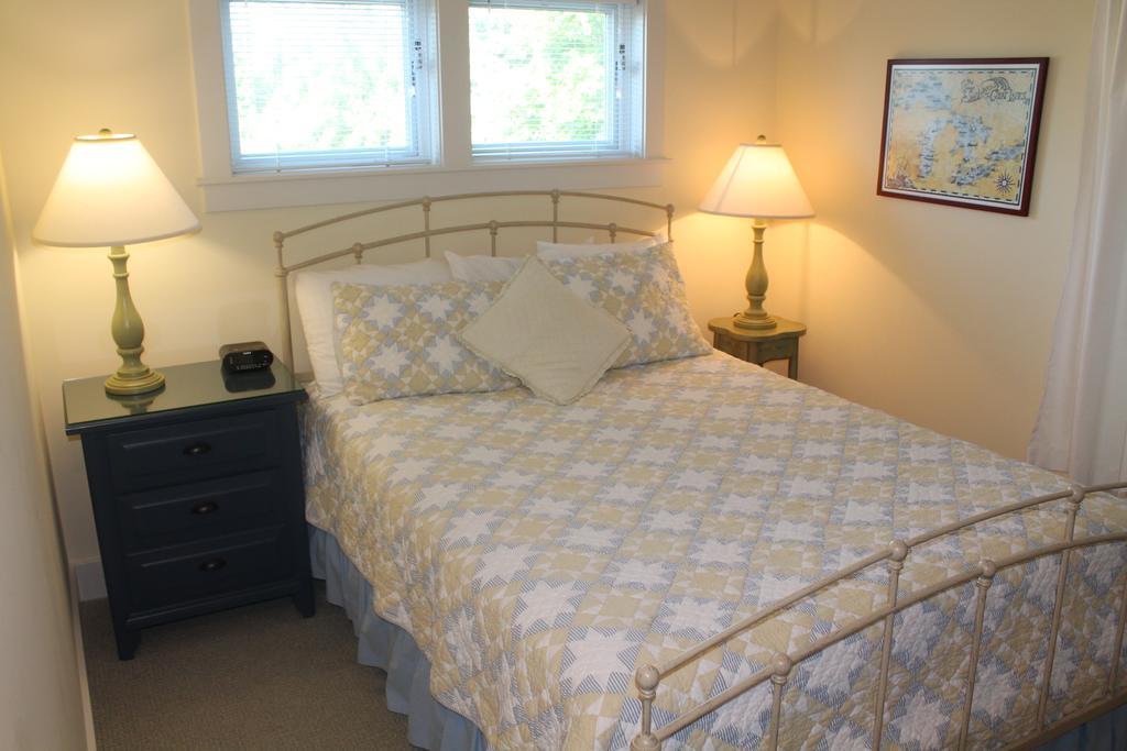 Captain'S Cottage Suites Grand Haven Pokoj fotografie